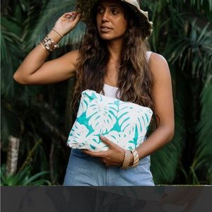 Mid Pouch Manoa